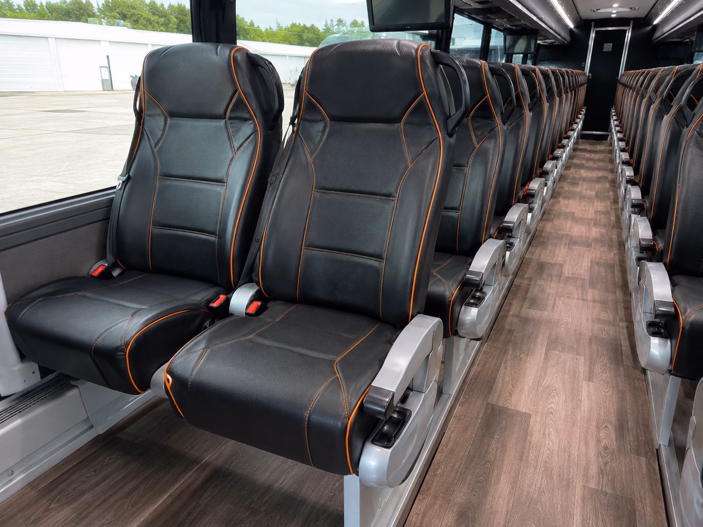 kansas city international airport mci charter bus pickups drop offs